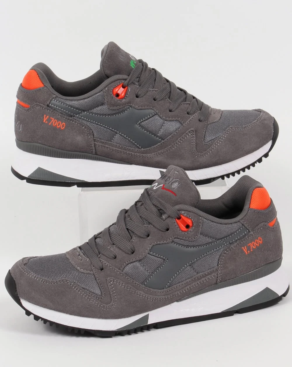 Diadora V7000 NYL II Trainers Grey/Orange