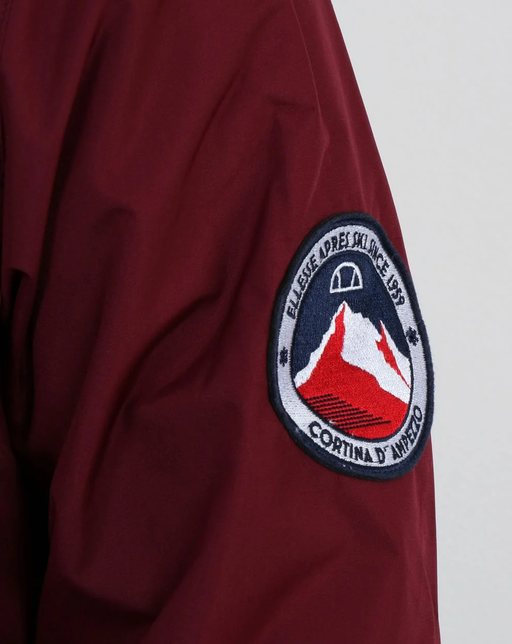 Ellesse Quarter Zip Overhead Jacket in Burgundy - Image 3