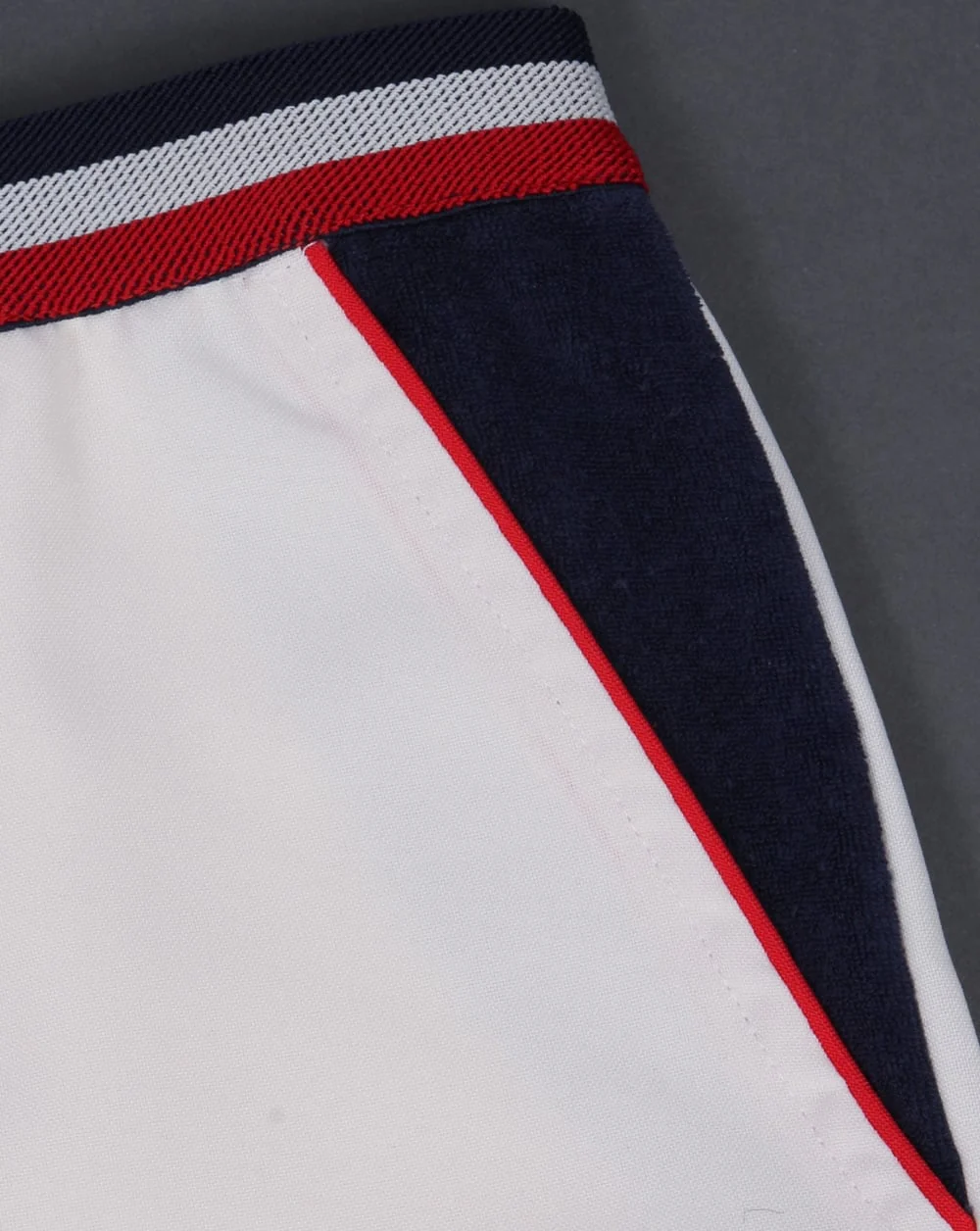 Fila Vintage High Tide 3 Shorts Gardenia/Navy/Red - Image 3