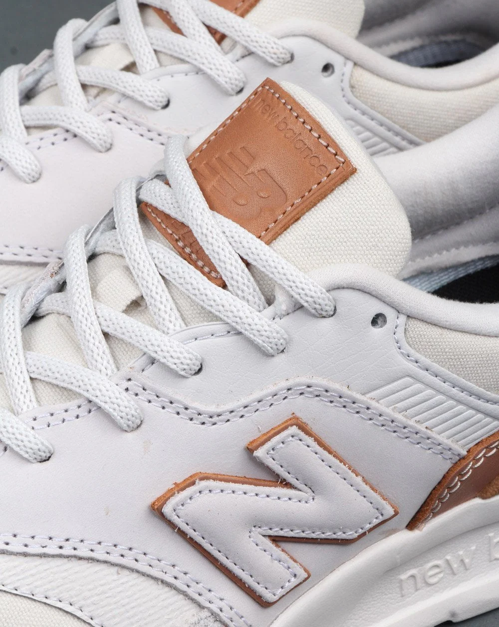 New Balance 997 Trainers White - Image 4