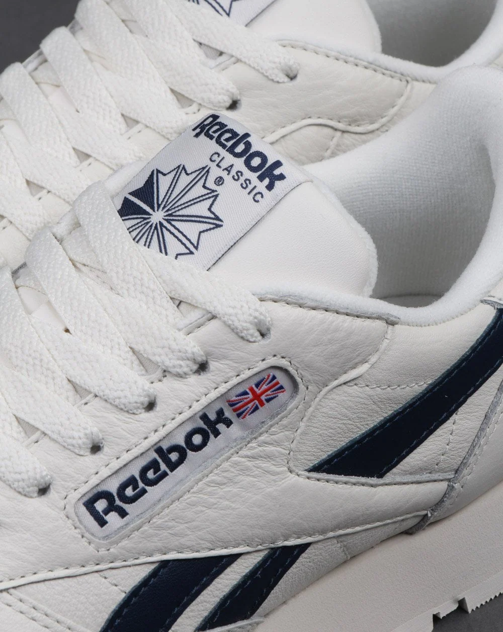 Reebok Classic Leather Trainers Vintage White/Navy - Image 4