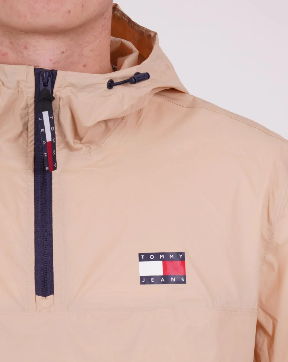 Tommy Jeans Packable Popover Chicago Windbreaker Sand - Image 2